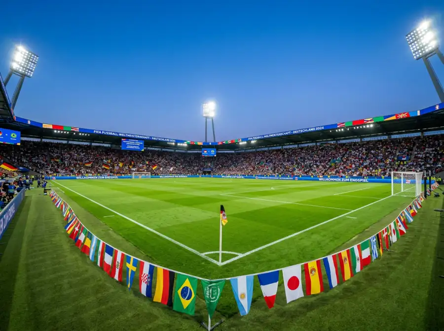 Übersicht aller 48 WM-2026-Teilnehmerteams mit Flaggen und Gruppeneinordnung